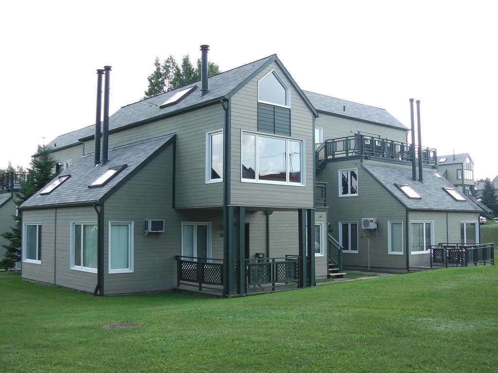Holiday Villa Resorts At Mont Ste Anne Beaupre Exterior photo